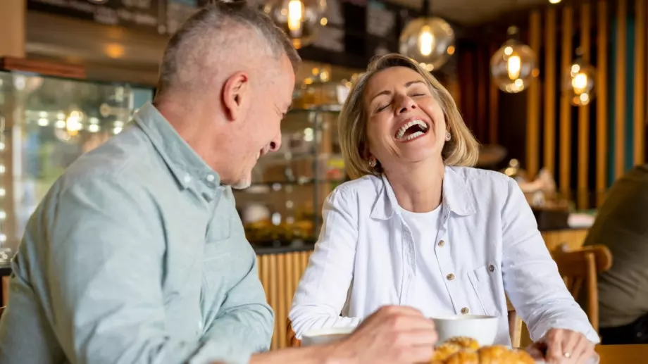 Виц за добро утро: Мъж води жена си на психолог