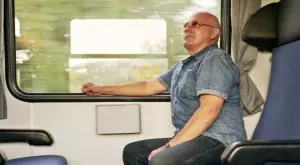 Виц на деня: Бивш затворник пътува с шопи във влака