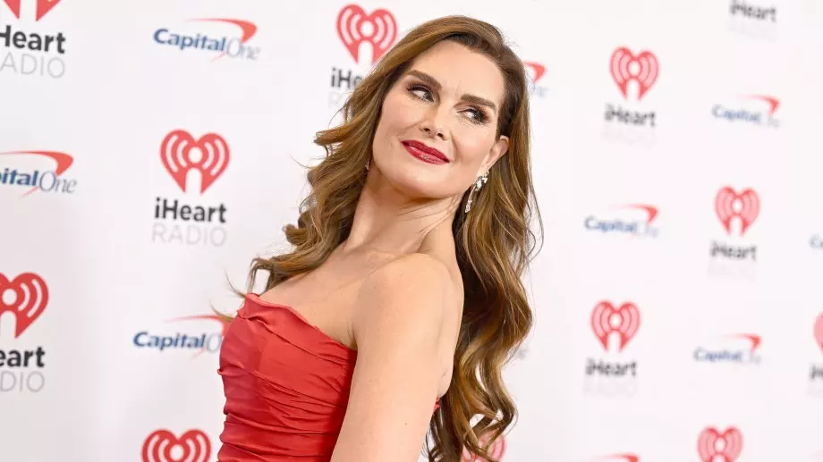 Брук Шийлдс с разтърсващи признания: Припаднах и се събудих до Брадли Купър