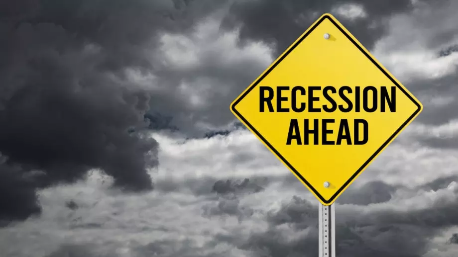 На косъм от рецесията: Индексът на бизнес активността в еврозоната нарасна за първи път от 6 месеца