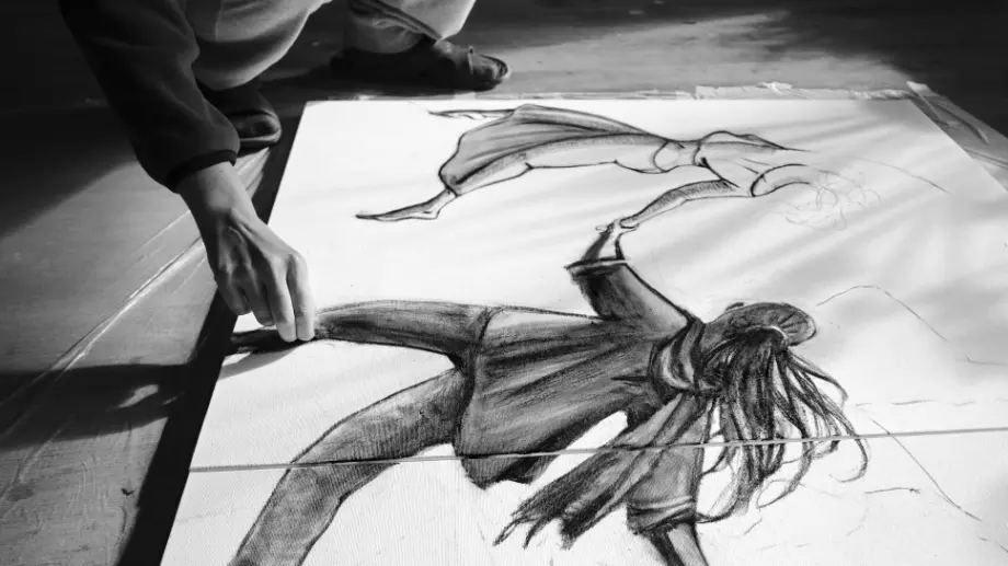 Откриха изложба, вдъхновена от протестите на жените в Иран