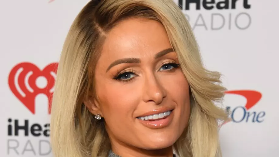 Парис Хилтън е станала майка (СНИМКИ)