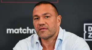 Кубрат Пулев кръсти дъщеря си в манастир (СНИМКА)