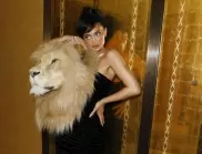 Глави на вълк, леопард и лъв от Schiaparelli на Седмица на модата в Париж (ВИДЕО)