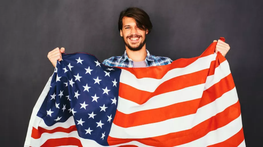 Виц на деня: Македонец емигрирал в Америка