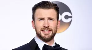 Крис Евънс се ожени тайно (СНИМКА)