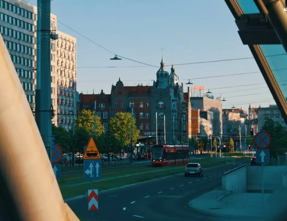 Полша иззе гимназия от руското посолство: "Москва ползва сградата незаконно"