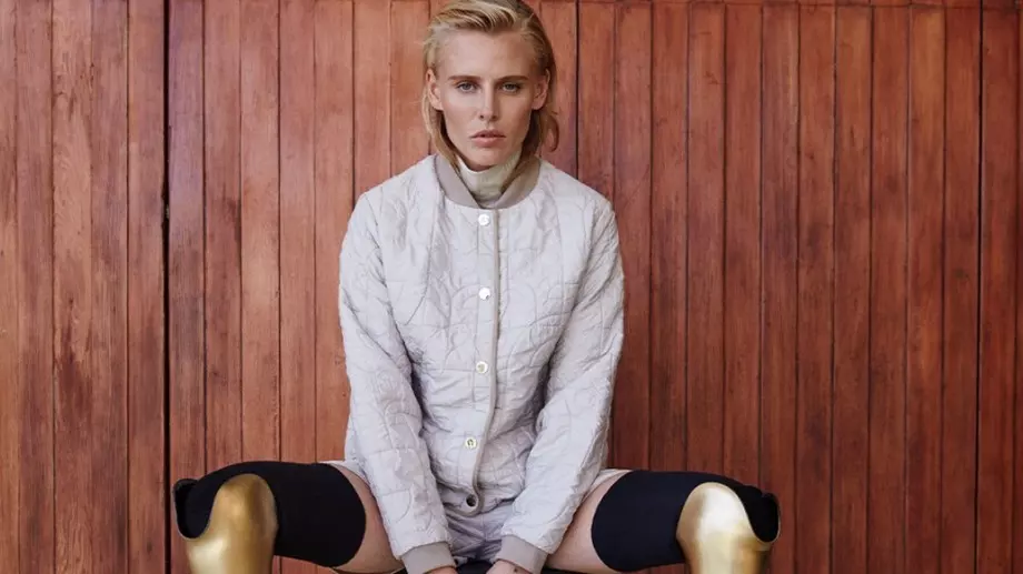 Лорън Васър: “Момичето със златните крака”, което покори модния бранш