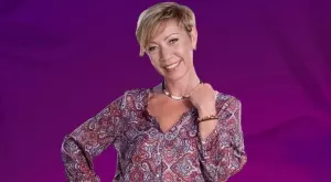 Кака Лара за първи път показа внучето си (СНИМКА)