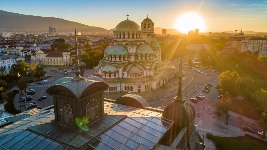 Стихотворение за 1 май 2023