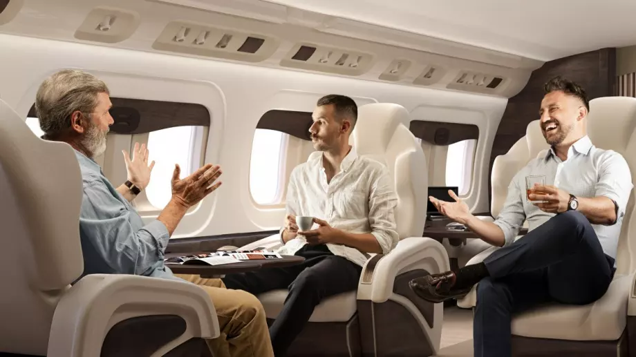 Виц на деня: Двама адвокати и доктор пътуват в самолет