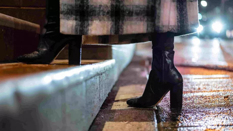 Как да се грижите за кожените обувки в дъжд и сняг