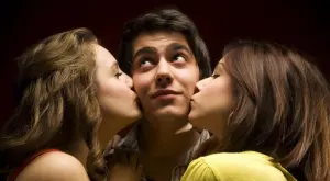 Виц на деня: Какви тройки правят по света и у нас