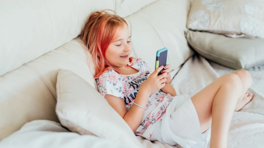 Шеф в Samsung дал смартфон на дъщеря си чак на 11 години