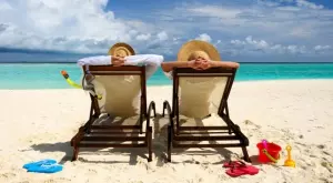 Виц на деня: Мъж и жена на море срещат плажен гларус