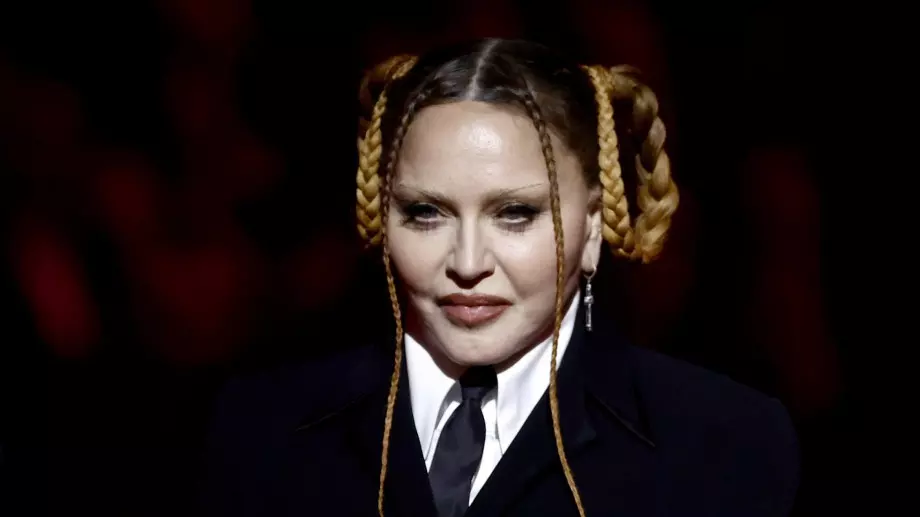 Изписаха Мадона от болницата