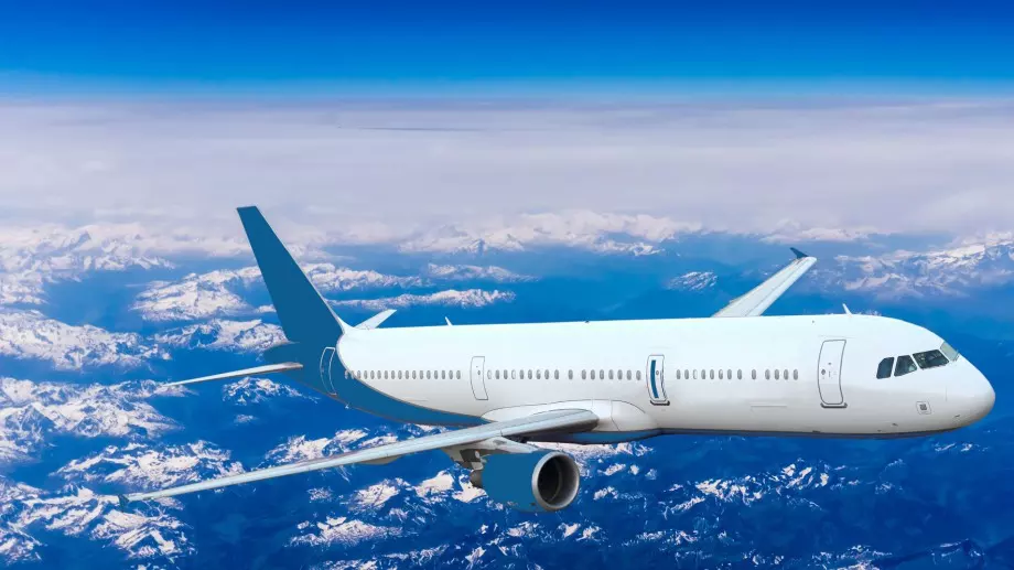 Цените на самолетните билети растат драстично