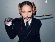 Мадона избухна след критиките за лицето ѝ: Всички да паднат на колене! (ВИДЕО)