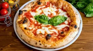 Тази рецепта за тесто за пица е хит в мрежата