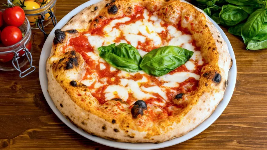 Тази рецепта за тесто за пица е хит в мрежата