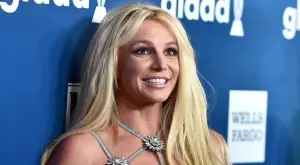 Бритни Спиърс издава мемоари, посветени на сривовете в живота ѝ