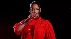 Бащата на Риана не е знаел за бременността, иска внучка