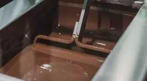 Глобиха завод на Mars с 14 500 долара заради падане във вана с шоколад