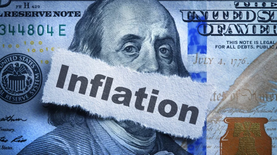 Наемите вдигат потребителските цени в САЩ. Инфлацията постепенно се забавя