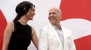 Съпругата на Брус Уилис към папараците: Моля, не подвиквайте след него! (ВИДЕО)