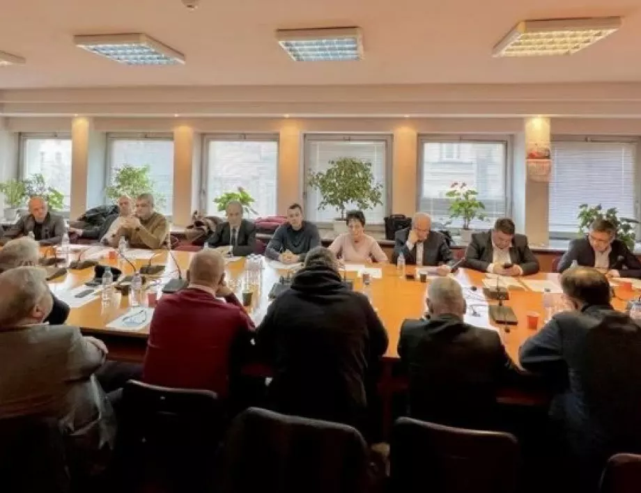 Изпълнителното бюро на БСП и ИБ на Младежкото обединение се обединиха за провеждане на политики в полза на младите