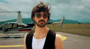 Няма да познаете ергена Евгени Генчев на тази СНИМКА