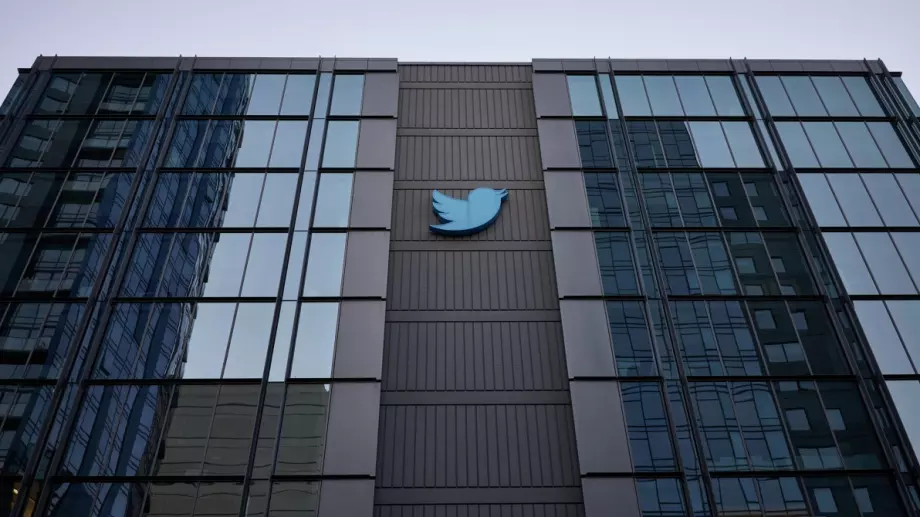 Служители на Twitter съдят компанията за отказва да им плати бонуси за 2022 година