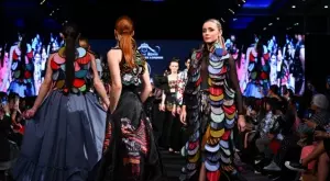 Украински дизайнери разчувстваха гостите на Седмица на модата в Лондон