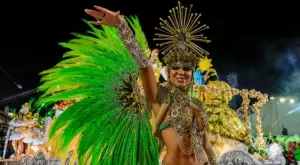 Вижте коя школа победи на карнавала в Рио де Жанейро (ВИДЕО)