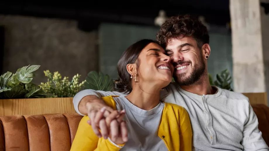 Само двойките, които си имат пълно доверие, правят тези 7 неща