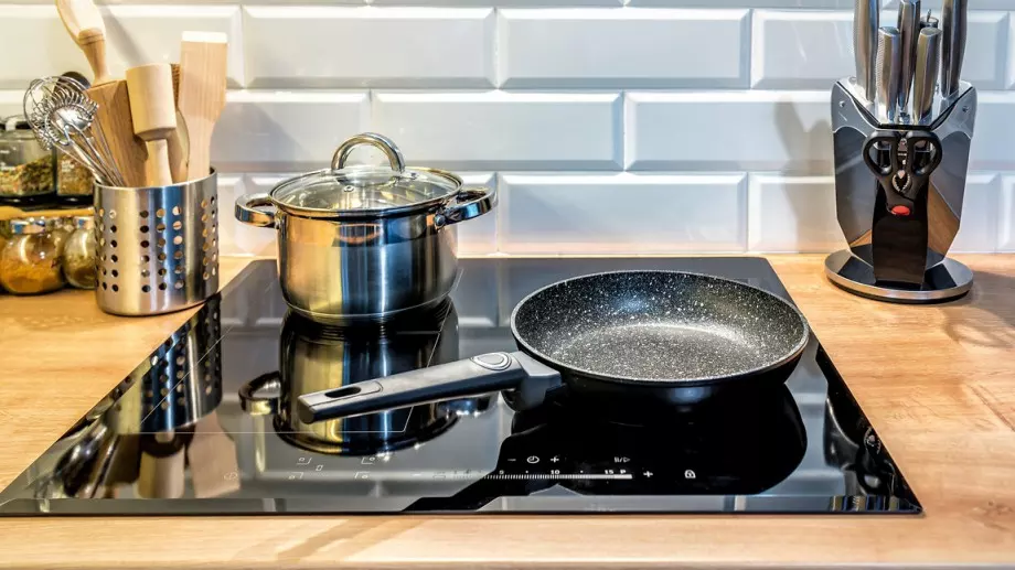 Каква е разликата между индукционен и електрически котлон и как да изберете