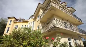 Рехабилитацията в старчески дом е по-добра от възстановяването у дома