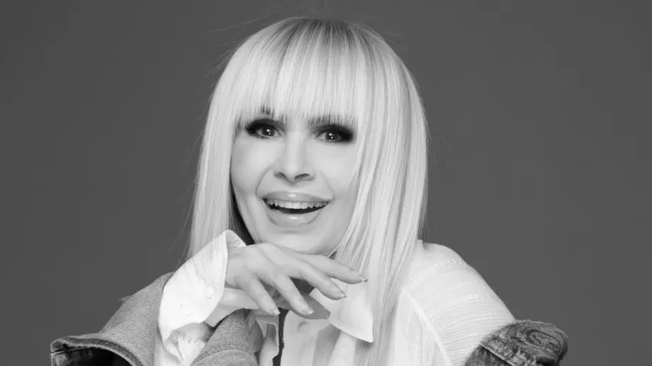 Лили Иванова ще пее на откриването на най-високото българско знаме