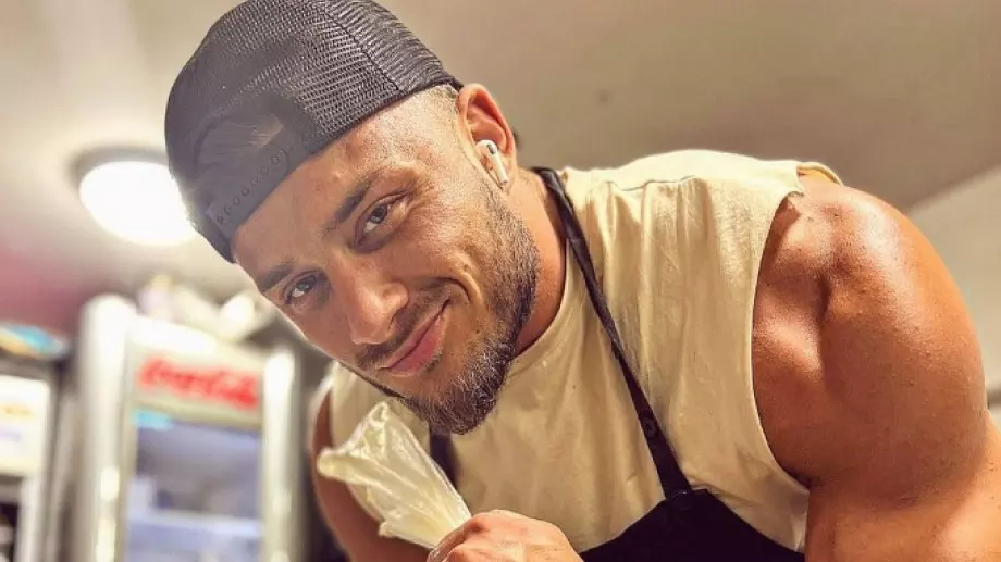 Един от любимците на Hell's Kitchen ще се жени (СНИМКИ)