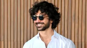 Ергенът качи снимка без брада и предизвика шок сред последователите си (СНИМКА)