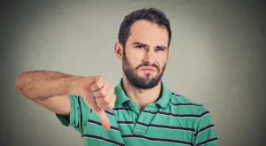 Виц за 3 март 2023: Българи се оплакват на Бог