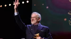 Стивън Спилбърг одобри "Индиана Джоунс" 5, който не е режисиран от него