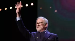 Спилбърг ще представи нов сериал за истински срещи с извънземни