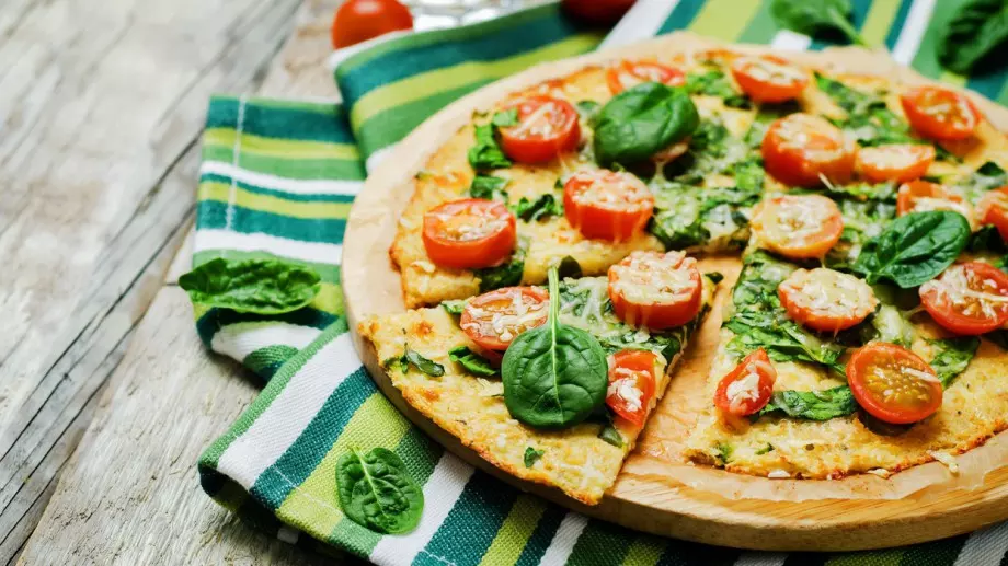 Ядеш и отслабваш: Кето пица с тесто от карфиол