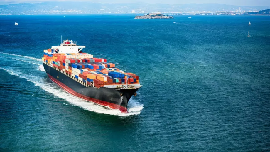 Русия планира да купи чуждестранни товарни кораби за над 2 млрд. долара