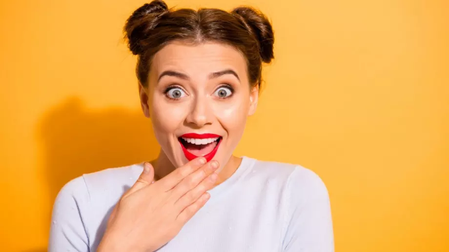 Виц на деня: Господин и малко момиченце в самолет