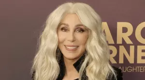 Шер се раздели с 40 години по-младото си гадже (СНИМКИ)