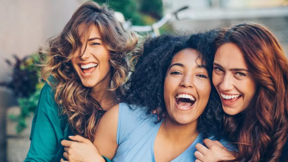 Женски виц за 3 октомври 2023: 3 мадами карали с бясна скорост