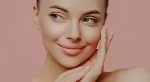 Най-красивият натурален грим, който ще подмлади визията ви (ВИДЕО)