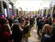 Софийският университет посрещна стотици зрелостници и гости в Деня на отворените врати (СНИМКИ)